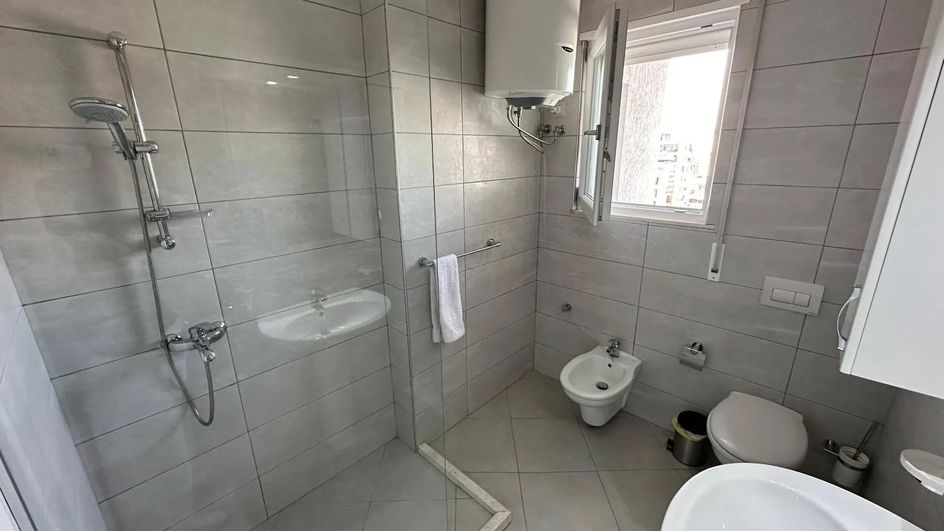 Pazari Luxury Central Apartment Tirana 0*,